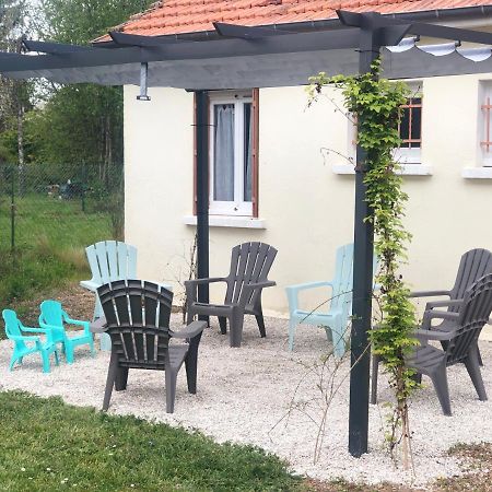 La Petite Maison Des Gites De Josephine Saint-Dye-sur-Loire Bagian luar foto